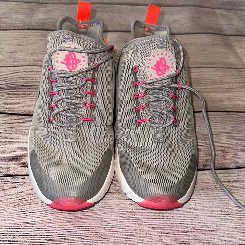 Womens Nike Air Huarache Running Shoes, Size 5, Grey with Bright Pink, Like New